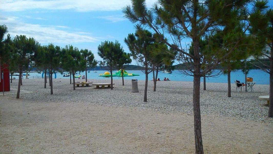 Apartman Ana Srima Bagian luar foto
