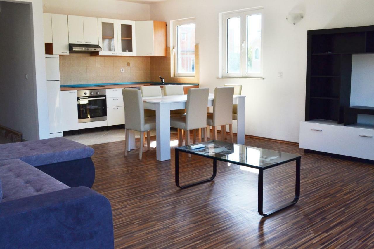 Apartman Ana Srima Bagian luar foto