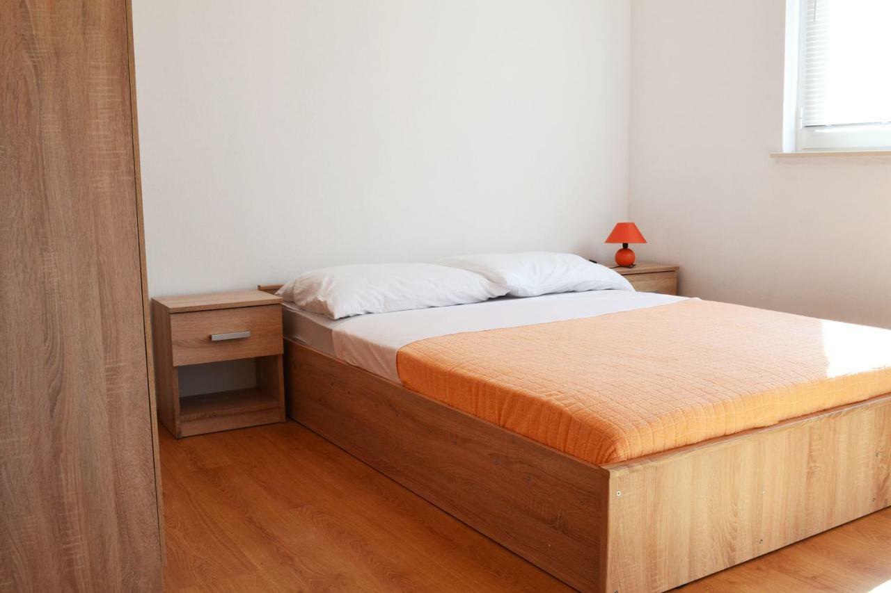 Apartman Ana Srima Bagian luar foto